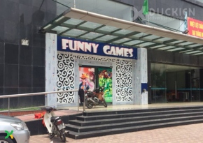 Biển alu chữ nổi Funny Games