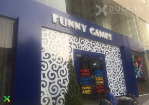 Biển alu chữ nổi Funny Games