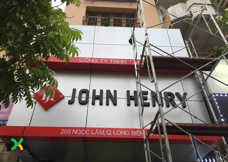 Biển quảng cáo alu John Henry