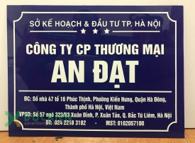 Biển mica xanh tím, chữ dán decal trắng