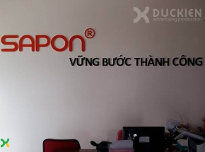 Backdrop chữ mica dán thẳng, chân fomex của Sapon