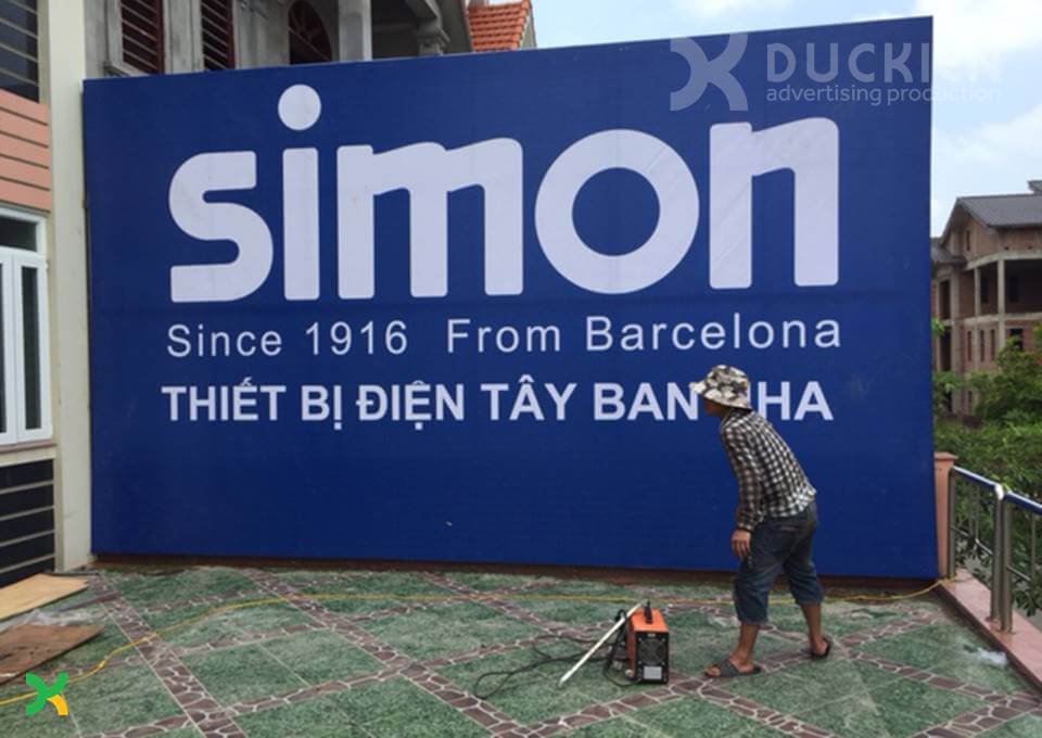 Biển đại lý của hãng thiết bị điện Simon do Đức Kiên AD triển khai